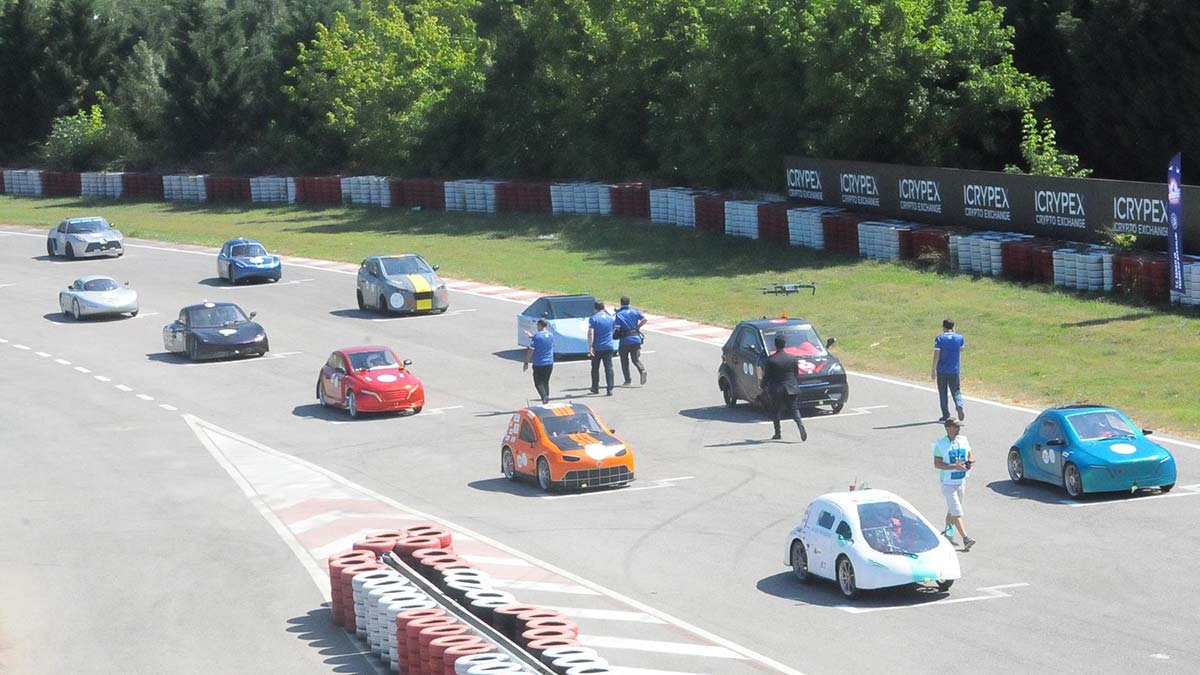 Elektrikli araçlar Körfez Pisti'nde yarıştı