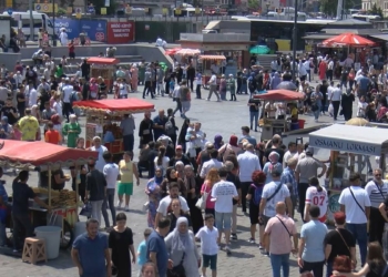 Eminönü'nde bayram yoğunluğu 