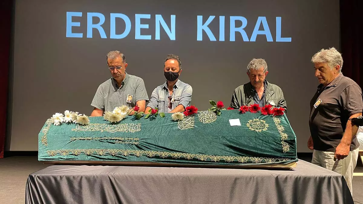 Erden kiral icin cenaze toreni duzenlendi 1 - haberler - haberton