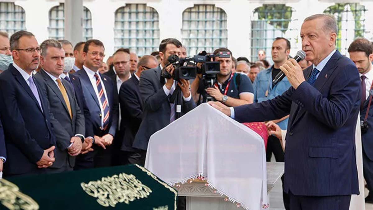 Erdoğan, Gümüşdağ'ın annesinin cenazesinde