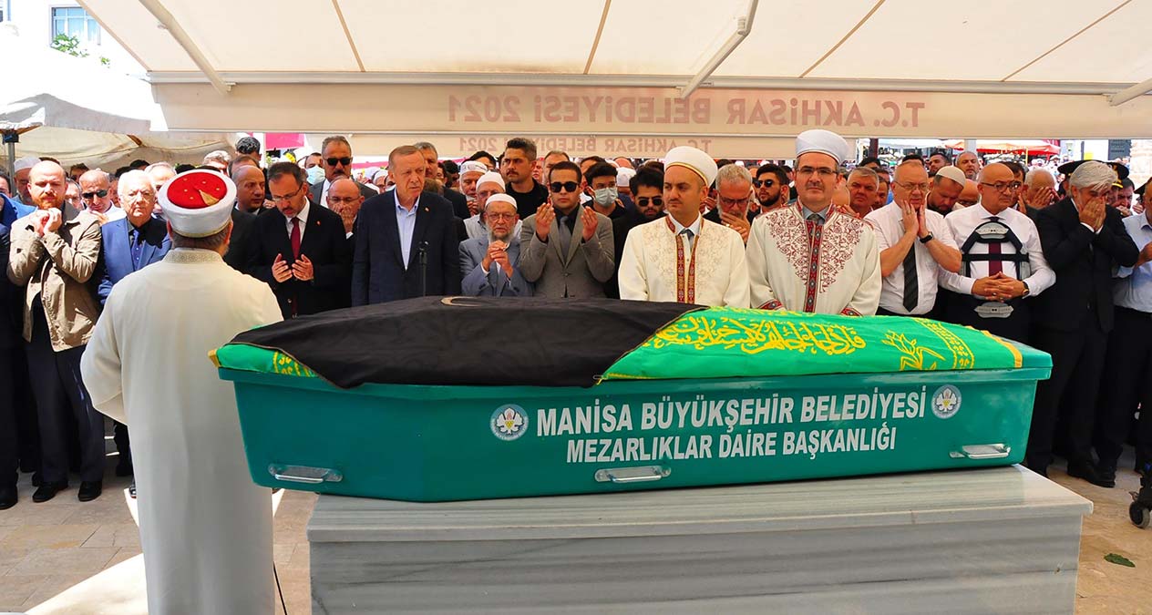 Erdogan hakan fuzunun cenazesine katildi 2 - yerel haberler - haberton