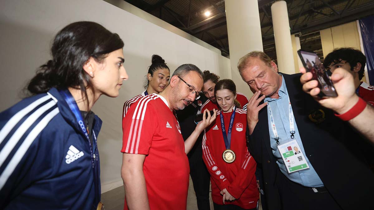 Erdoğan milli tekvandocuları tebrik etti