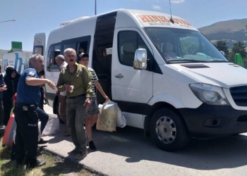 Evine bırakılmayınca şoförü bıçakladı