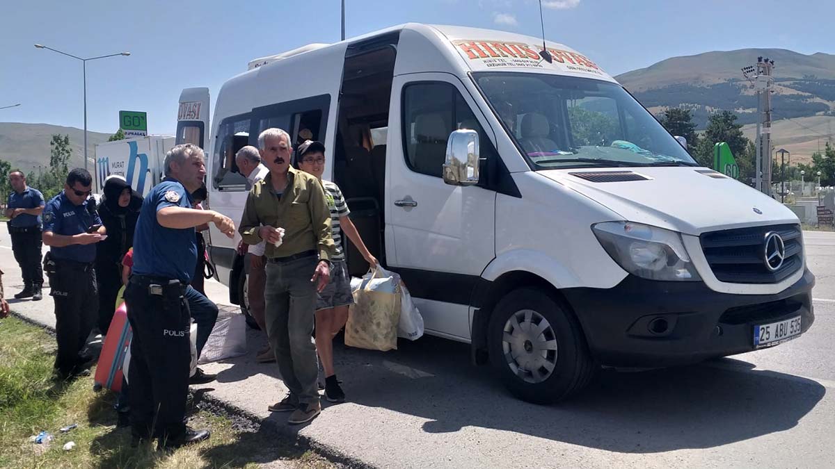 Evine bırakılmayınca şoförü bıçakladı