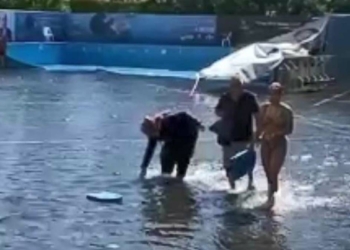 Fatih'te havuz patladı; okul bahçesi göle döndü
