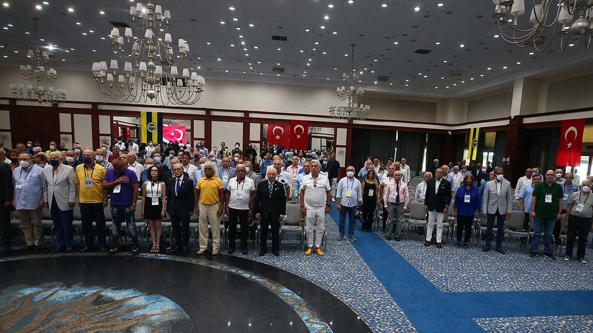 Fenerbahçe divan kurulunda 'zelenski' sloganı