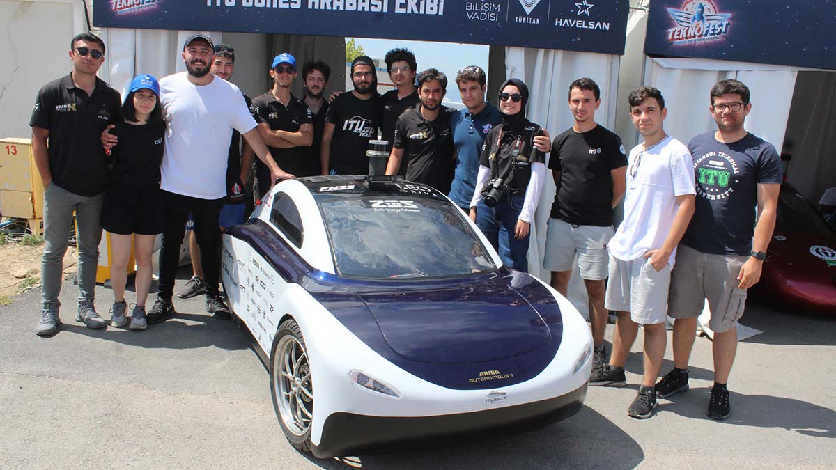 Güneş enerjili otonom araç yaptılar