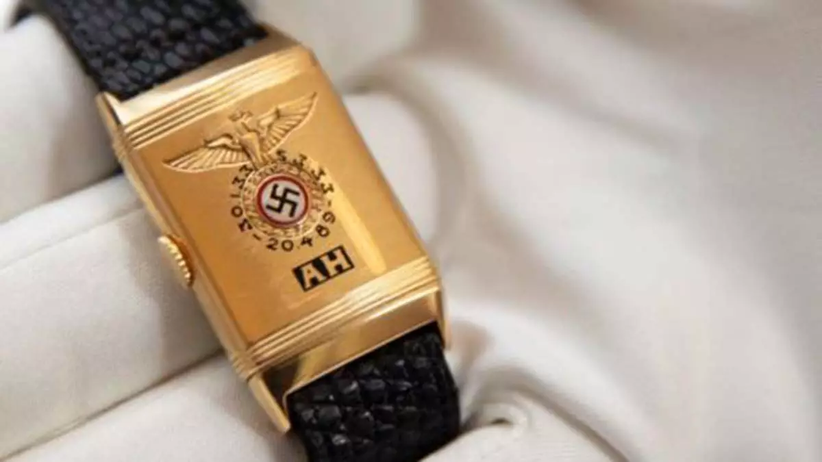 Hitler'in kol saati 1. 1 milyon dolara satdı