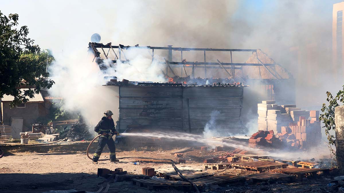 İşçilerin kaldığı konteynerde yangın