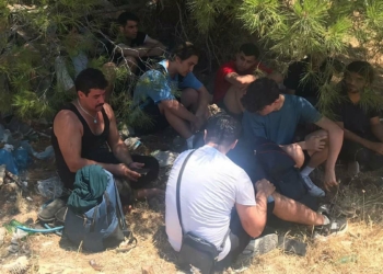 İzmir'de 143 göçmen yakalandı 