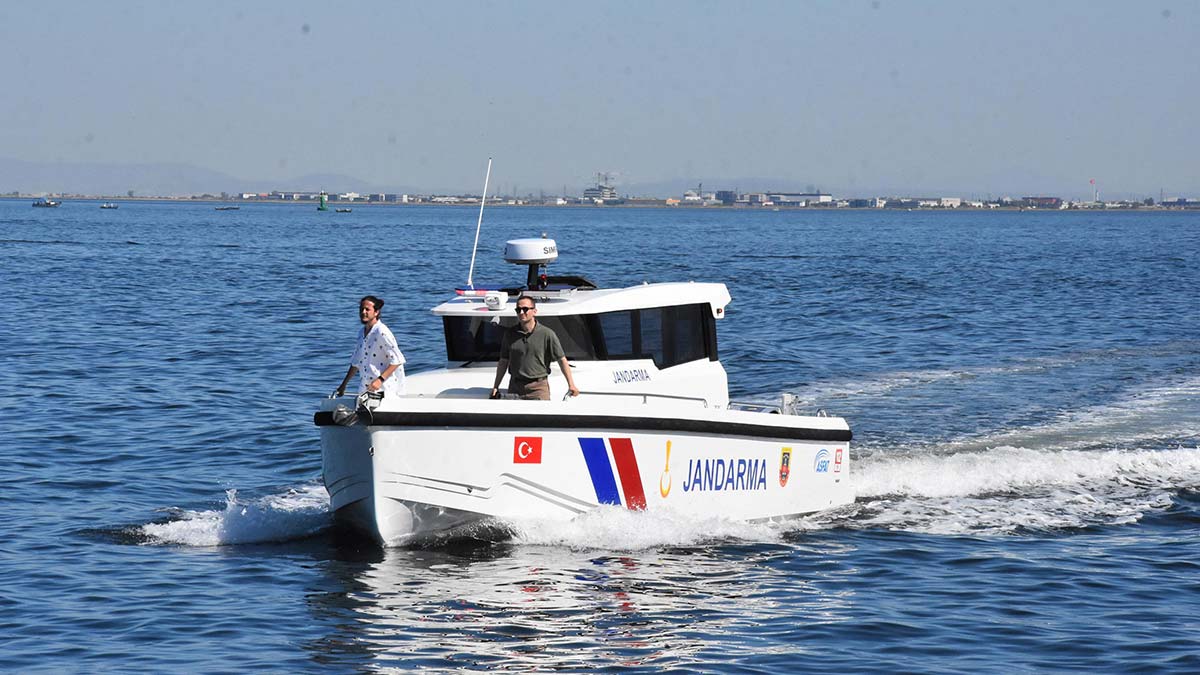 Jandarma Komutanlığı'na 2 yeni nesil asayiş botu