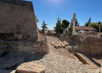 Kahta'da Roma dönemine ait 3 mezar bulundu