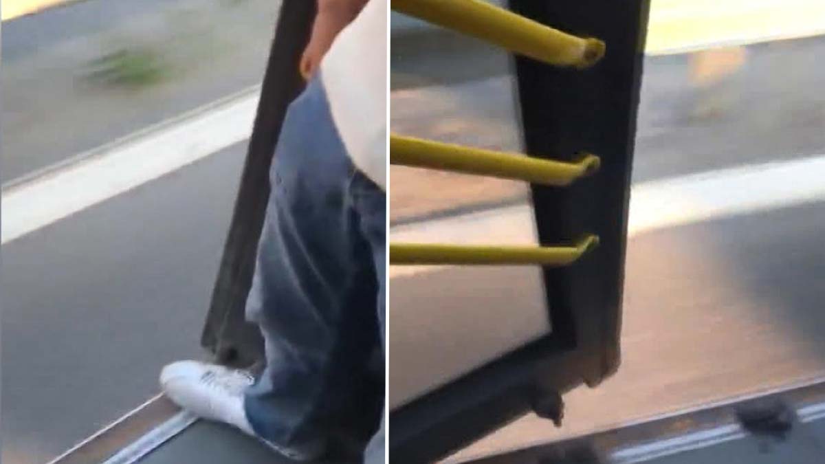 Kapısı açık İETT otobüsünde yolculuk