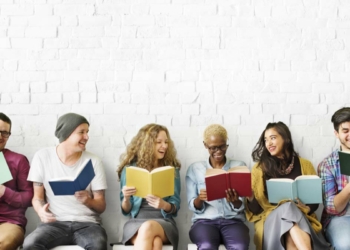 Karanlık ışığı aydınlar