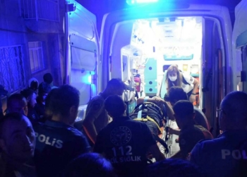 Kavgaya müdahale eden polis balkondan düştü