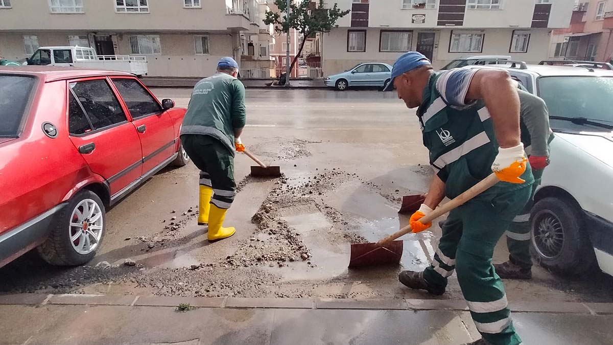 Keçiören'de sel felaketinin izleri temizleniyor