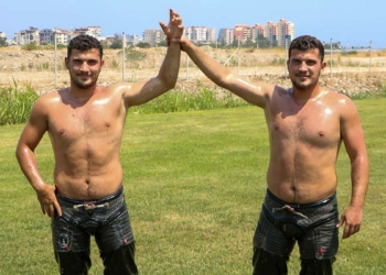 Kırkpınar'da ikiz güreşçilerin hedefi altın kemer