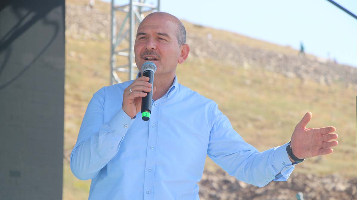 'Kürtlüğünüzle ve Müslümanlığınızla gurur duyun'