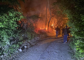Kütahya'da yangınına ilk müdahale devriyecilerden