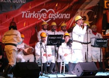 'Madenci Korosu' demokrasi nöbetinde