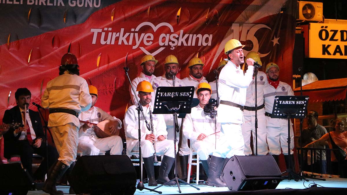 'Madenci Korosu' demokrasi nöbetinde