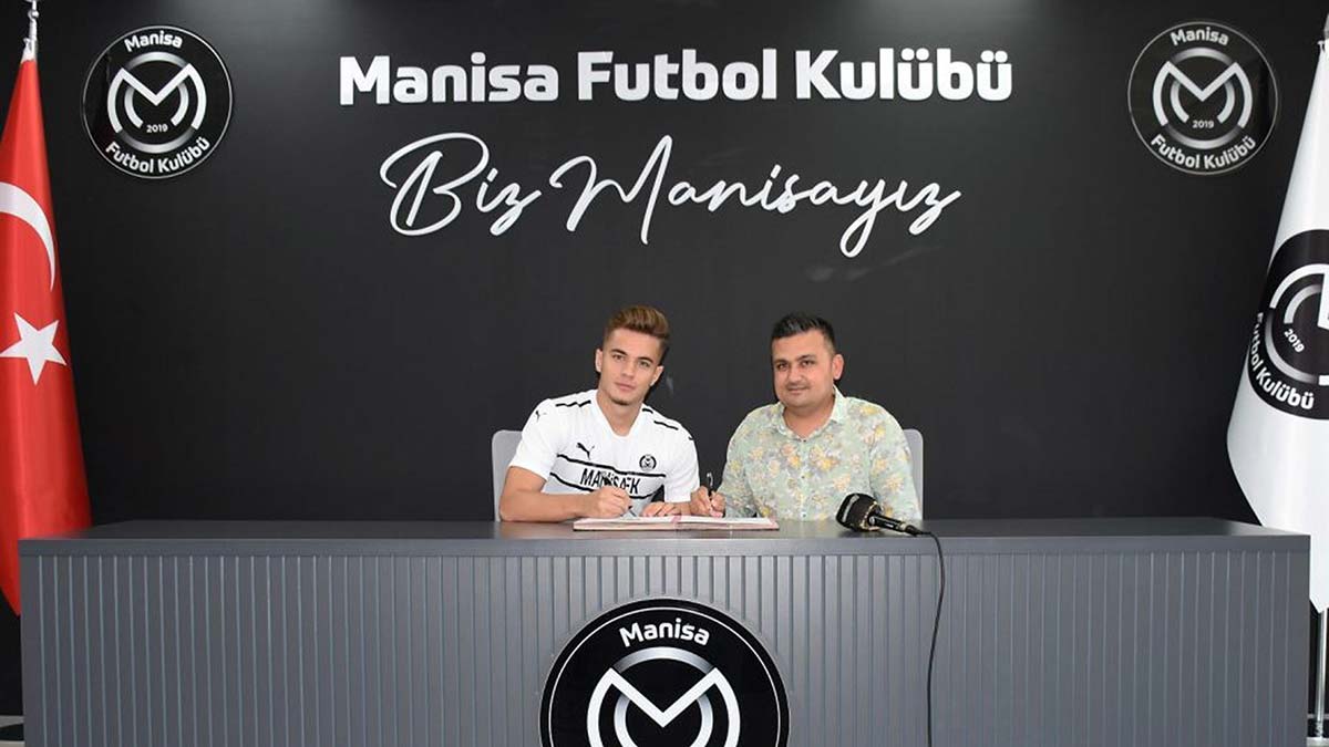 Manisa FK'da Batuhan Kör imzayı attı