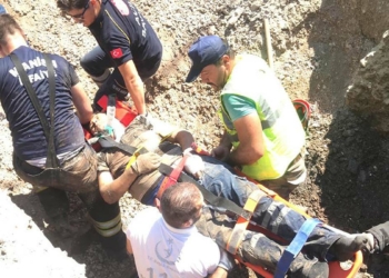 Manisa'da kanalizasyon çalışmasında göçük