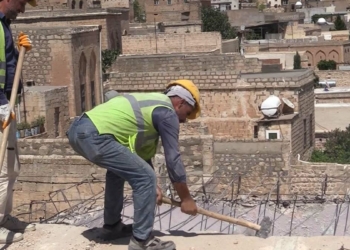 Mardin'de tarihi dokuyu bozan bina yıkılıyor