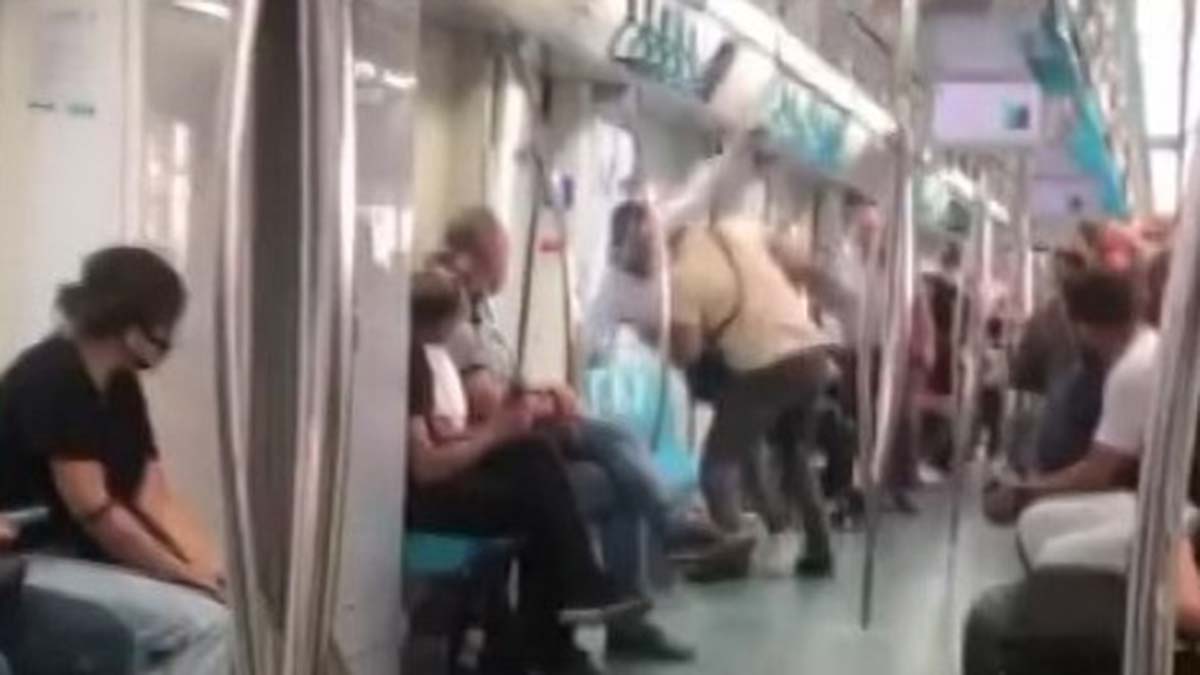 Marmaray'da yolcuların tekme tokat kavgası