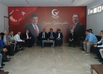 Milli Yol Partisi, vatandaşlarla bayramlaştı