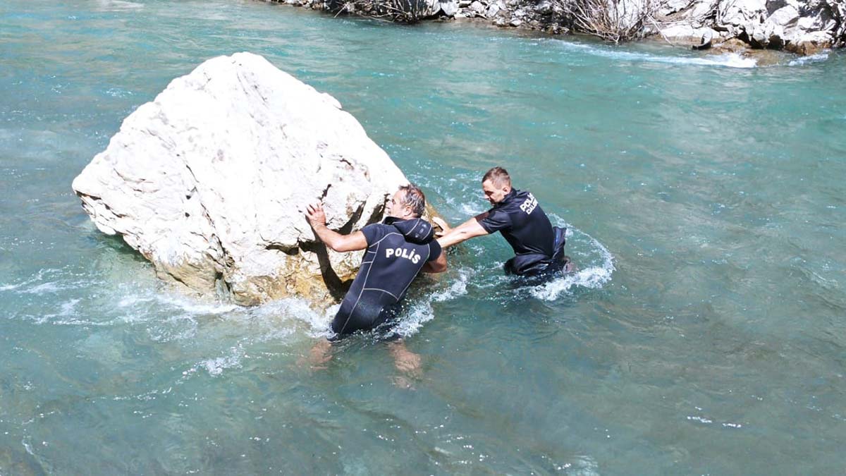 Müküs Çayı'nda kaybolan hemşire bulunamadı