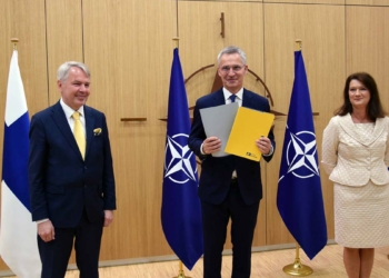 NATO Finlandiya ve İsveç'in katılım sürecini başlattı