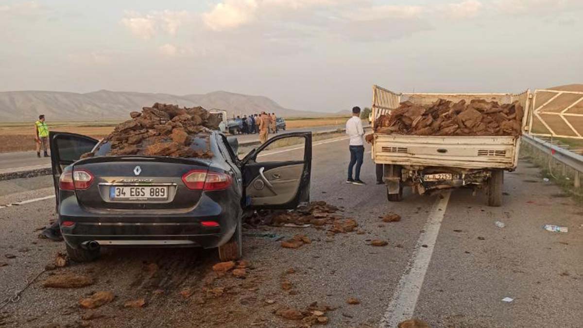 Otomobille kamyonet çarpıştı: 1 ölü, 9 yaralı