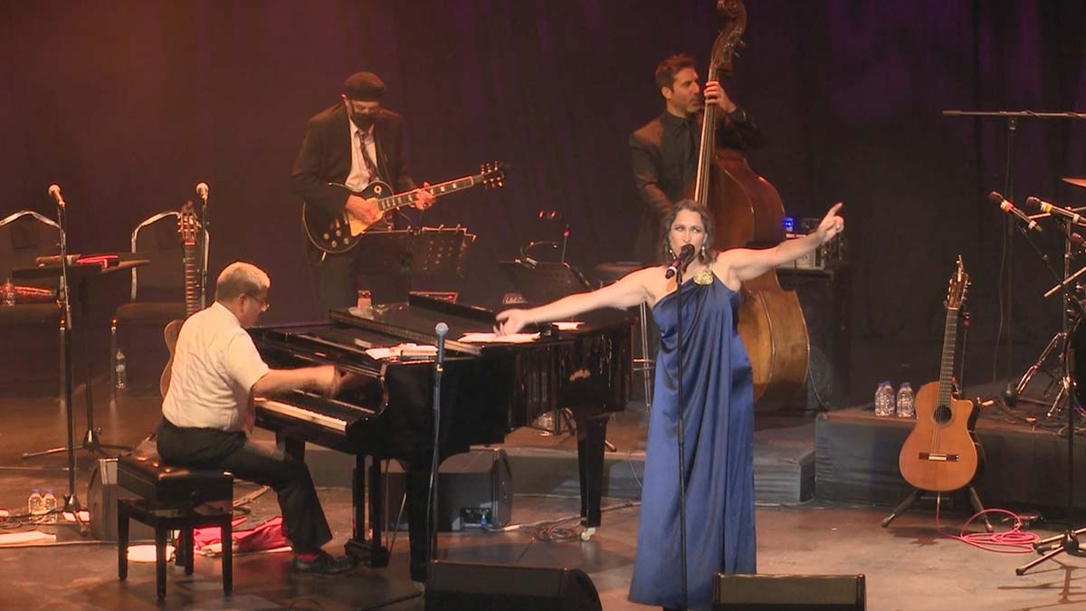 Pink Martini İstanbul'da konser verdi