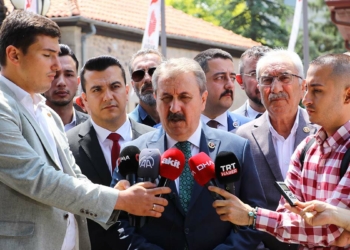 Protesto hekimlerimizin demokratik hakkı