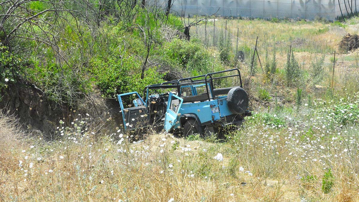 Safari cipi uçuruma yuvarlandı; 2 ölü, 8 yaralı