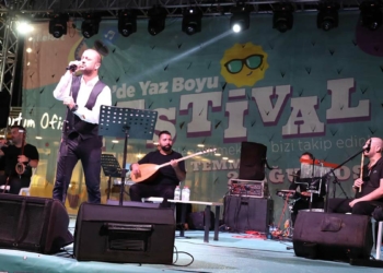 Sanatçı Onur Şan Şile'de konser verdi