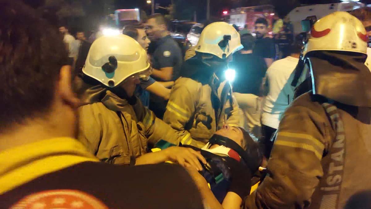 Sancaktepe'de zincirleme kaza: 2 yaralı