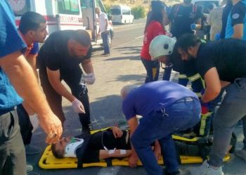 Şanlıurfa'da işçi servis minibüsü devrildi: 18 yaralı