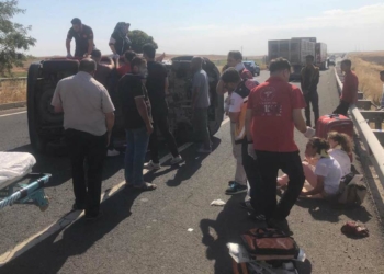 Şanlıurfa'da otomobil takla attı: 5 yaralı