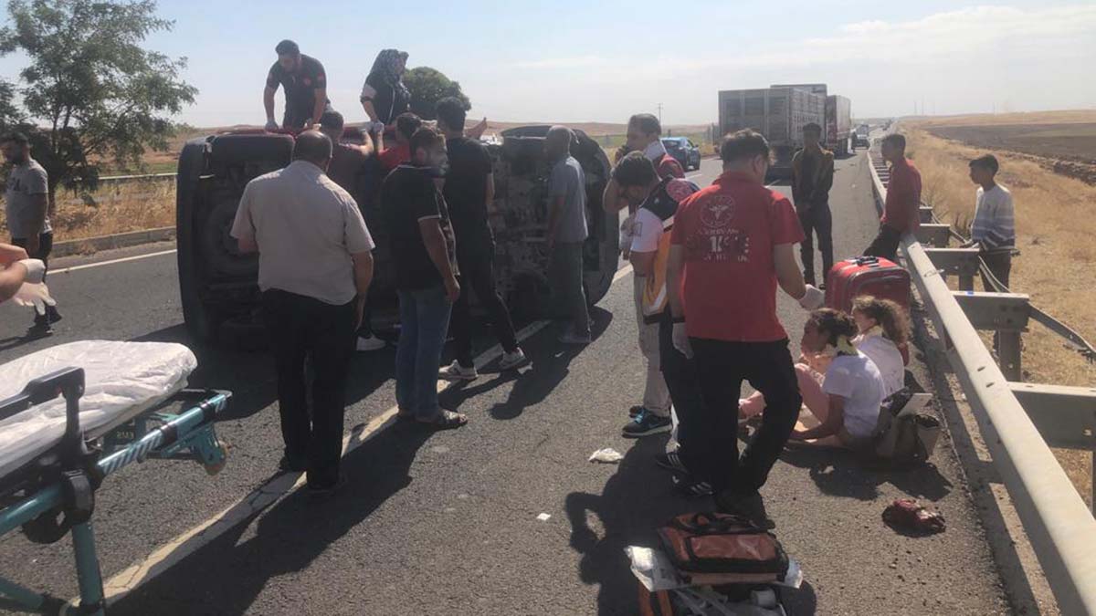 Şanlıurfa'da otomobil takla attı: 5 yaralı