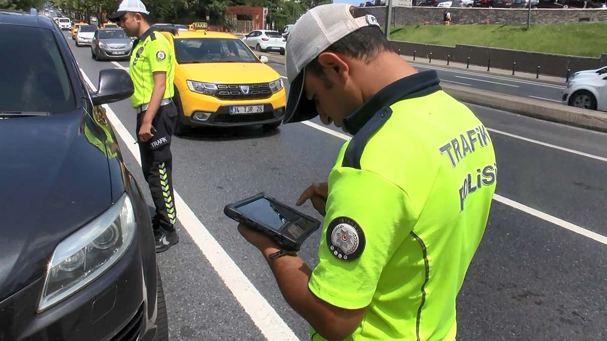 Sarıyer'de dron destekli trafik denetimi 