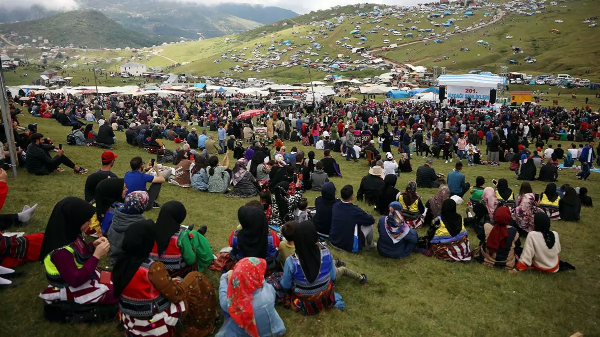 Sis daginda 2 asirlik yayla senligine yogun ilgi 1 - yerel haberler - haberton