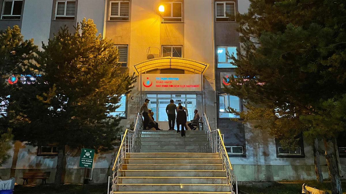 Sivas'ta 104 kişi cenaze yemeğinden zehirlendi