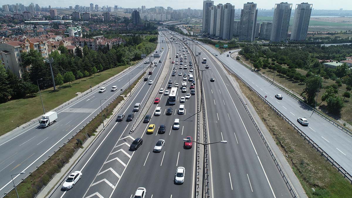 TEM'de kurban trafiğinde ters yön tehlikesi