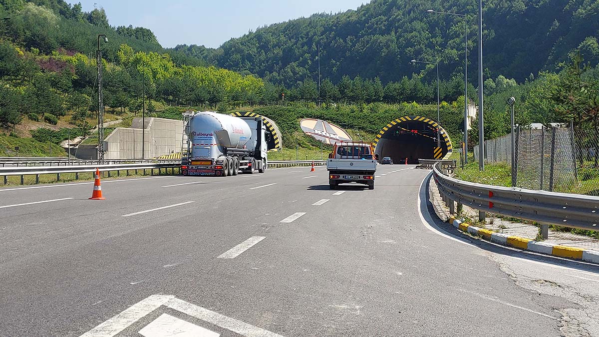TEM'in Bolu Dağı geçişinde yol çalışması başladı