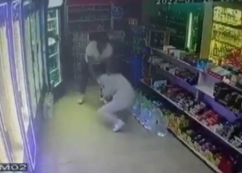 Tacize uğrayan genç kız, öldüresiye dövüldü