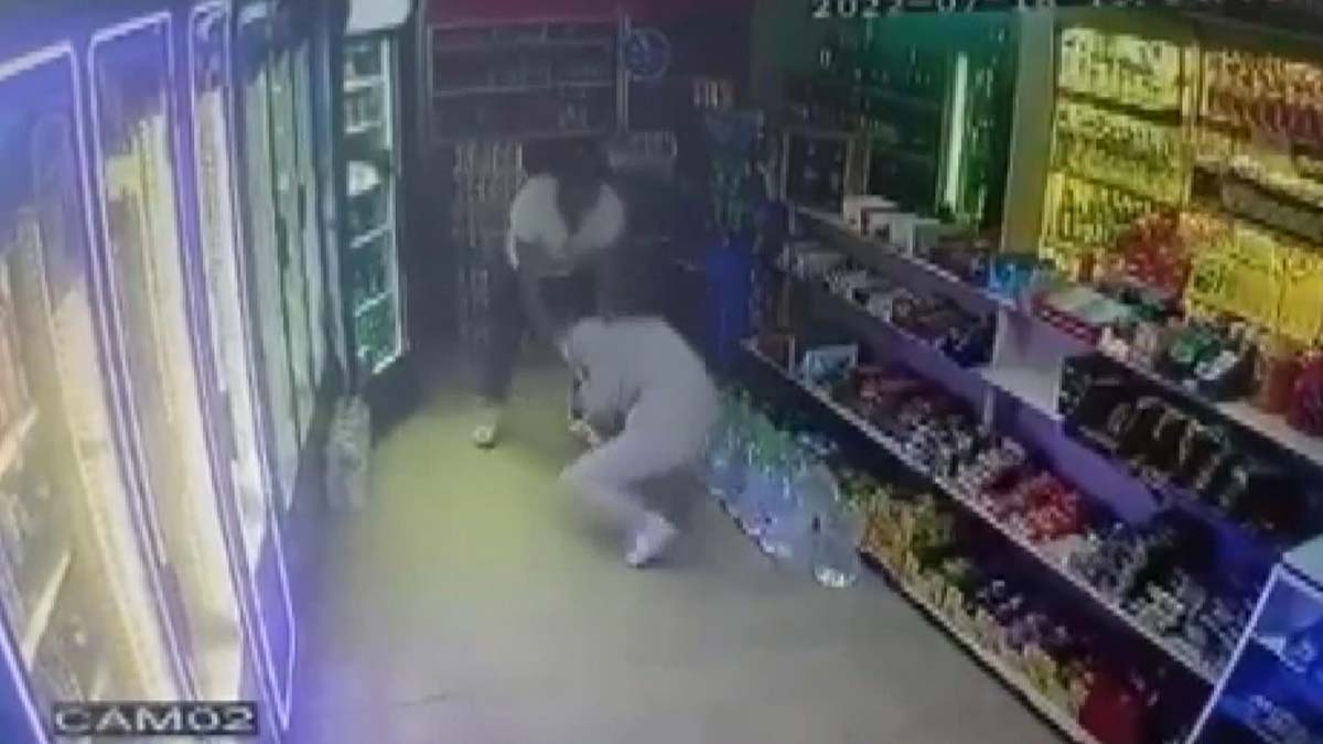 Tacize uğrayan genç kız, öldüresiye dövüldü