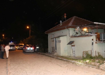 Tartıştığı karısını öldürüp intihar etti
