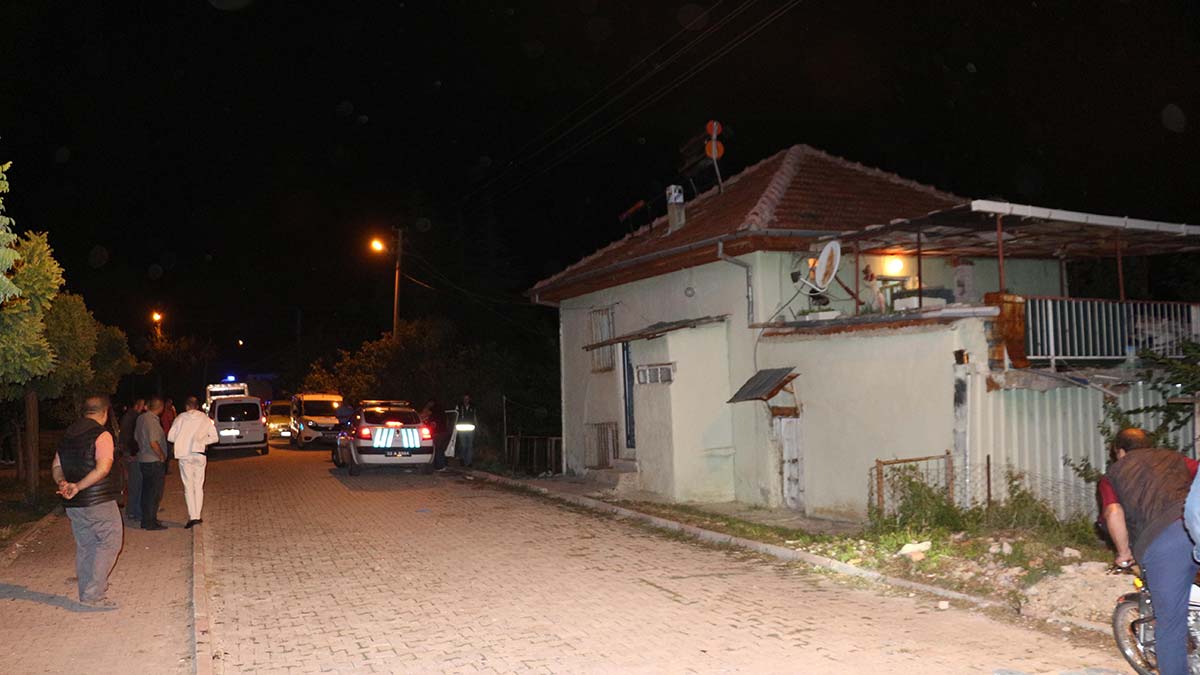 Tartıştığı karısını öldürüp intihar etti